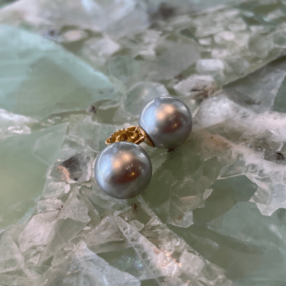 Tahitian Natural Color Cultured Pearls 9.2mm post earrings 18K Yellow Gold