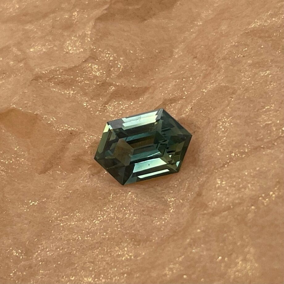 Teal Sapphire Hexagon 270-1282 loose